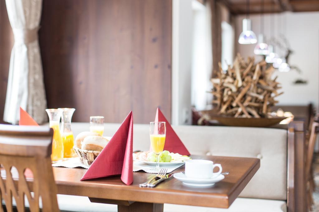 Hotel Garni Caroline Ischgl Zimmer foto